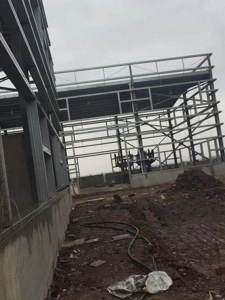 钢结构建造厂房夹层1